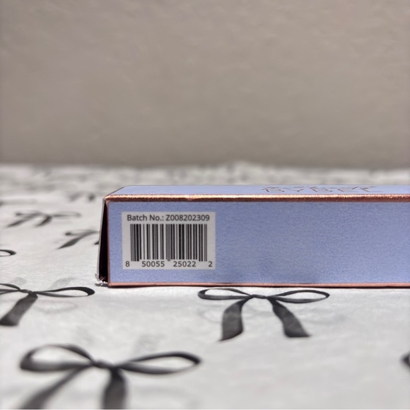 💄 The Beauty Bybel — High-Shine Lip Gloss in Barbara - Picture 4 of 6